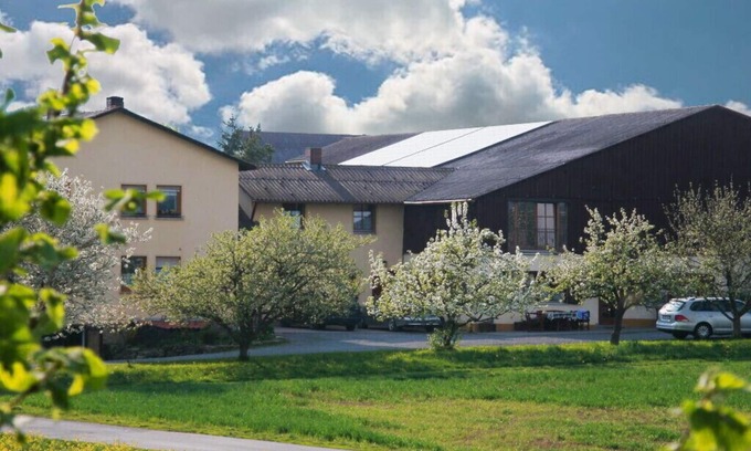 Ostheim Apartment | Adventure and Relaxation at Schmidts Ferienhof in Rhön