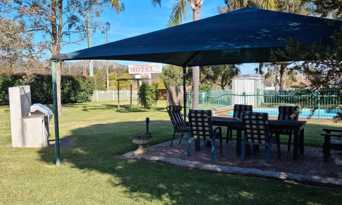 Aberdeen Hotel | Renowned Aberdeen Motel: Pool, Breakfast & Family-Friendly