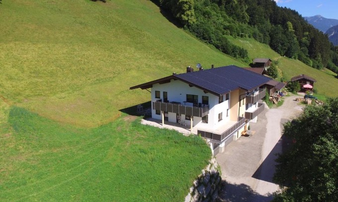 Fuegen Apartment | Top-Rated Family-Friendly Stay at Aberghof with Access