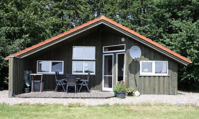 Tarp Other | Discover House Sunflower: Family-Friendly Holiday Rental