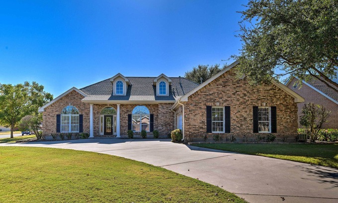 Abilene House | Cozy Abilene Home: Walk to ACU with Backyard & Grill