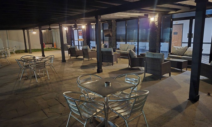 Abilene Hotel | Inviting Abilene Whitten Inn: Pool, Spa & Family Friendly
