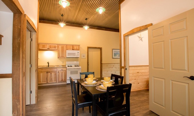 Oneonta Apartment | Abner's Pondside Retreat: Family-Friendly Getaway with Breakfast
