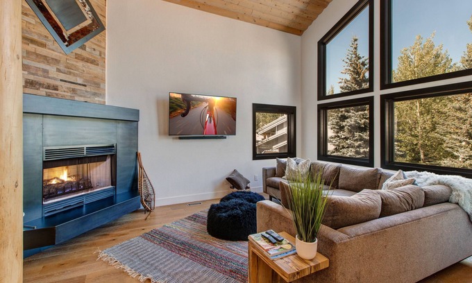Deer Valley House | Cozy Abode in Snowpark | Ideal DV Getaway Near Main Street
