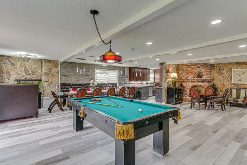 Galveston House | Ideal Galveston Group Getaway Just Steps from the Beach!