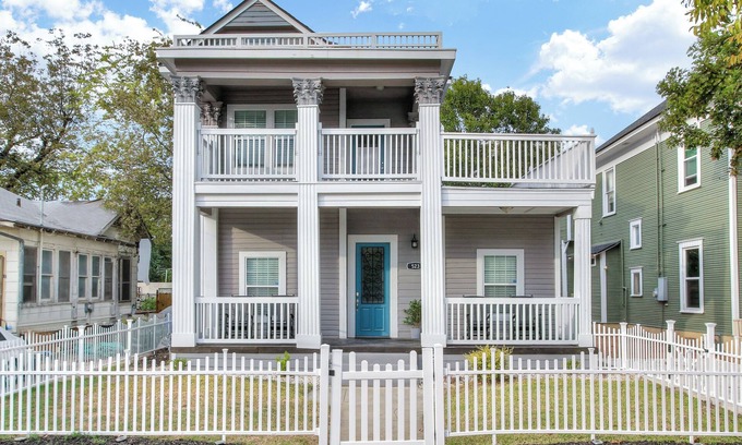 Alta Vista House | Convenient Access: 9 Min to Pearl, Airport & Riverwalk