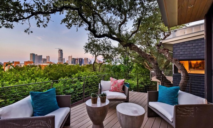 Barton Heights House | Above Capitol View: Pool, Spa & Skyline Events Await