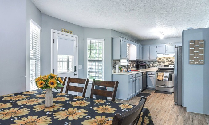 Murfreesboro House | Family-Friendly Murfreesboro Retreat with Private Pool & Yard