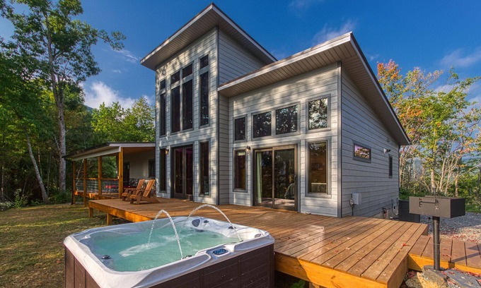 Bryson City Cabin | Scenic Mountain Retreat with Private Hot Tub & Spa