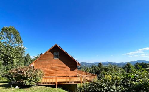 Grassy Creek House | Experience Comfort Above It All with Family-Friendly Amenities