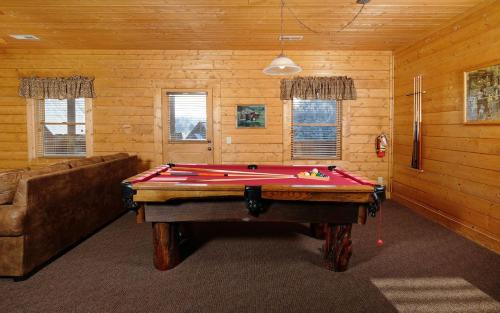 Sevierville Villa | Above it All: Guest Rated 9/10 with Pool & Hot Tub