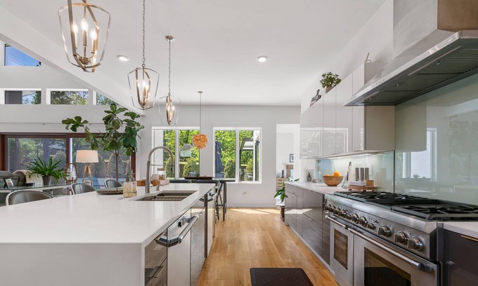 Oak Hill House | Modern Pet-Friendly Retreat with Pool & Spa Amenities