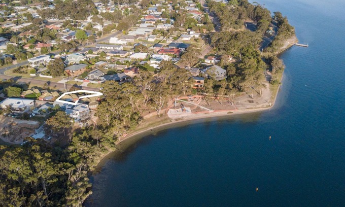 Paynesville House | Charming Holiday House Near Sunset Cove Beach with Breakfast