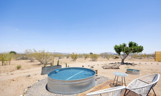 Landers House | Experience the Unique Abracadabra Dome: Cozy 1 Bedroom Retreat