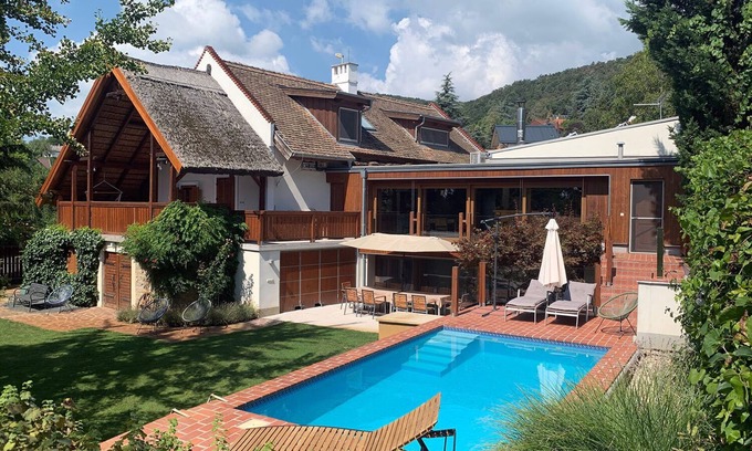 Abrahamhegy Villa | Serene ÁbraHome: Lakefront Escape with Pool & Spa