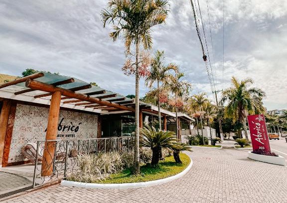 Praia Deserta Hotel | Relax at Abricó Beach Hotel - Rated 8.7, Family Friendly