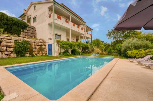 Nossa Senhora das Misericordias Apartment | Discover Family-Friendly Stays at Abrigo do Castelo - Chapim