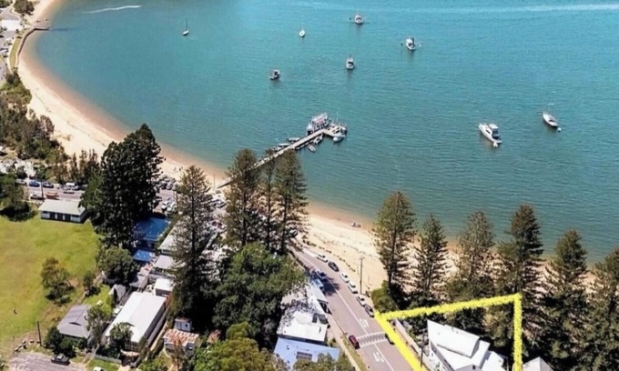 Patonga House | Idyllic Beachfront House in Patonga with Ocean Views
