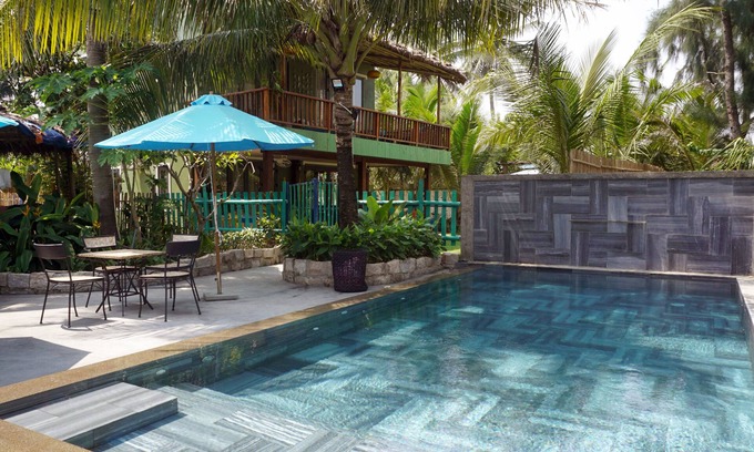 Cam An House | Beachfront Salt Villa with Pool & Ocean Views, Rated 10/10