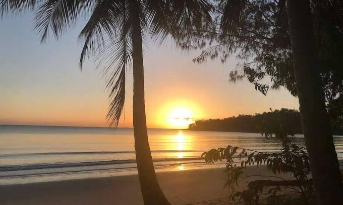 Kewarra Beach Villa | Beachfront 2 Bedroom Holiday Home with Breakfast Included