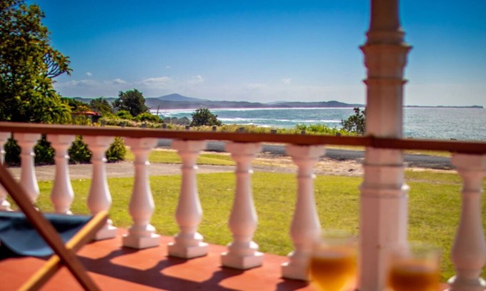 Minnie Water Apartment | Beachfront Retreat with Kitchen - Seascape Beach Escape