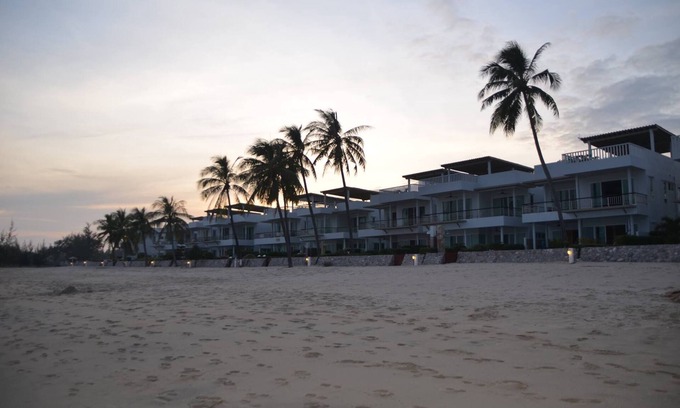 Huai Yang House | Beachfront Retreat with Private Pool & Ocean Views