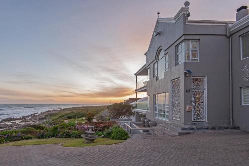 Sandbaai House | Oceanfront Retreat at Absolute Ocean Boutique Guesthouse