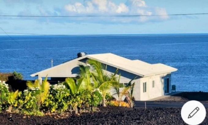 Captain Cook House | Oceanfront Retreat at Hale Hokulani - Rated 10/10!