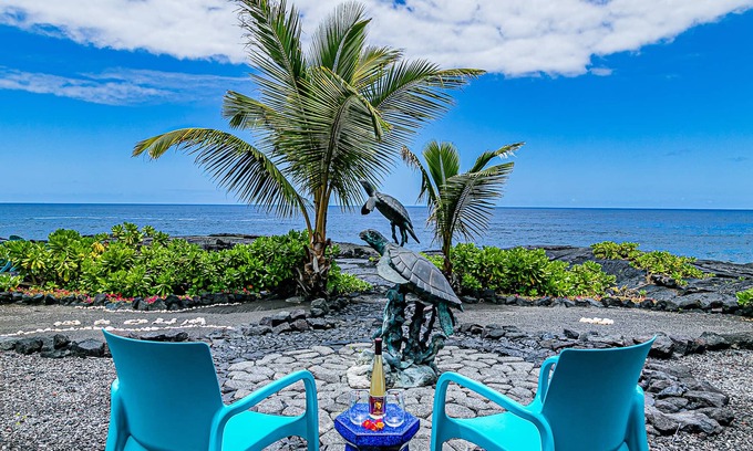 Keaau House | Oceanfront Retreat on Lava Cliffs with Whales & Turtles!