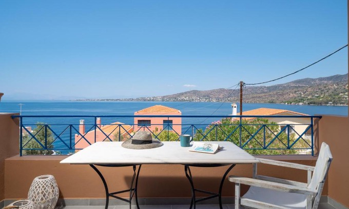 Perdhika House | Oceanfront Absolute Perdika Aegina - Guest Rated 9.6/10