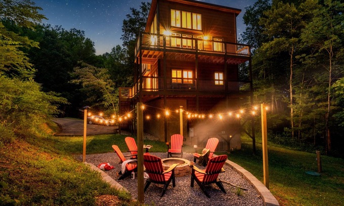 Wears Valley Cabin | Discover Absolute Privacy with Spa and Pool Access!