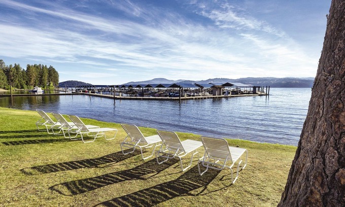 Coeur d'Alene Resort | Experience Breathtaking Ocean Views and Relaxing Amenities