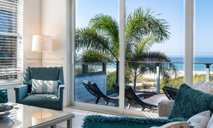 Ilexhurst House | Idyllic Beachfront Home with Private Pool & Ocean Views