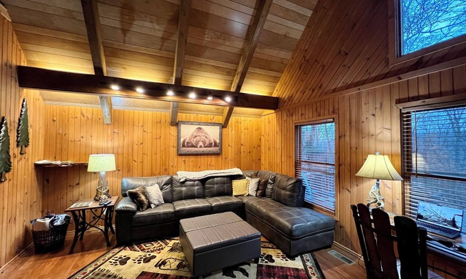 Beech Mountain Cabin | Relax at Abundant Acres Retreat: Family-Friendly Getaway