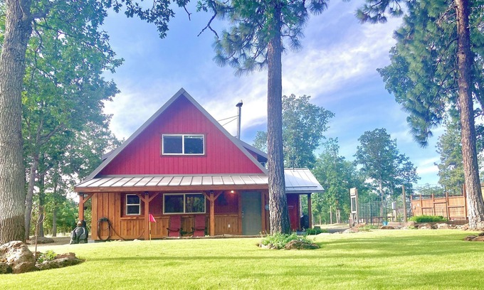 Goldendale Apartment | Adventure Awaits: Top-Rated Hotel with Unique Amenities