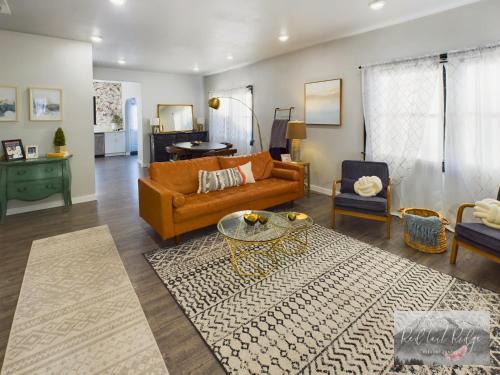Albany House | AC! Family Space-Retro Home in Historic Albany