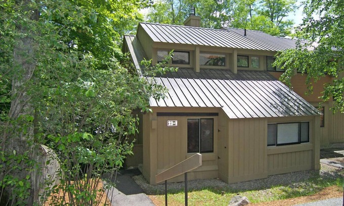 Lincoln House | Relaxing Retreat at V063E - Pool, Spa & Family-Friendly