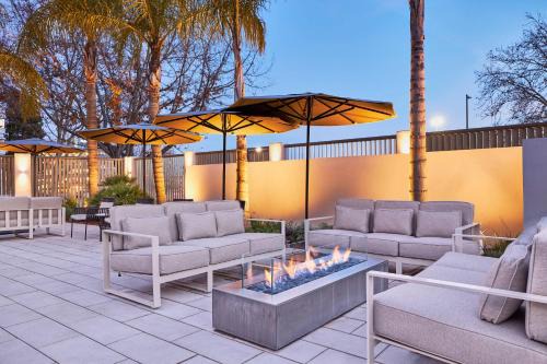 Pleasanton Hotel | Comfortable AC Hotel by Marriott Pleasanton - 4-Star Retreat