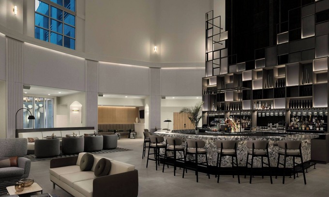 Lake Forest Hotel | Relaxing Stay at Crowne Plaza Portland-Lake Oswego