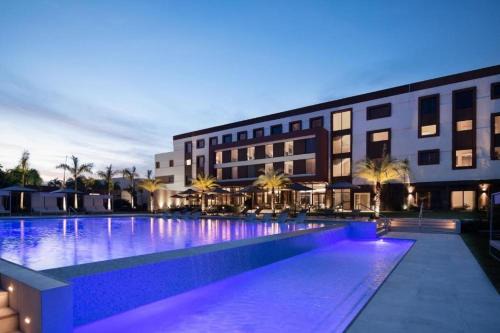 Residencial del Este Hotel | Experience Comfort at AC HOTEL - 5-Star & Pet Friendly