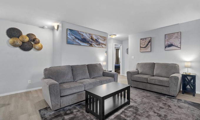 Northwest Olympia Apartment | Modern 2-Bedroom Retreat Walking Distance to Downtown