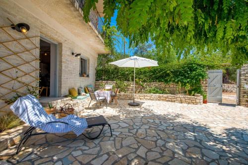 Paxos House | Top-Rated Acacia APT by Aglaia V: Ideal for Families