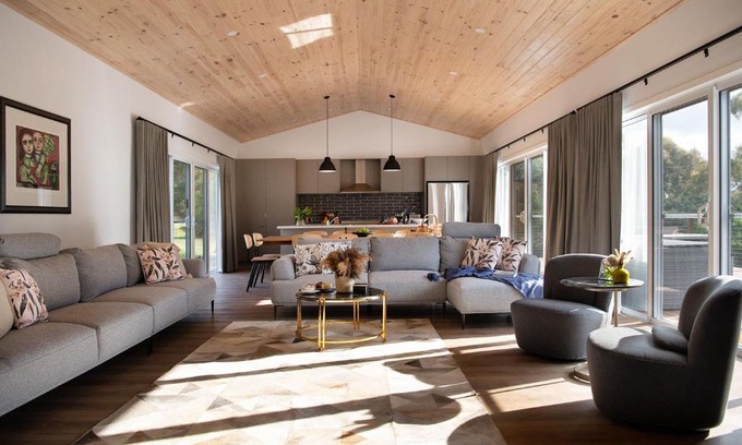 Eganstown House | Acacia House: Family-Friendly Retreat for Memorable Stays