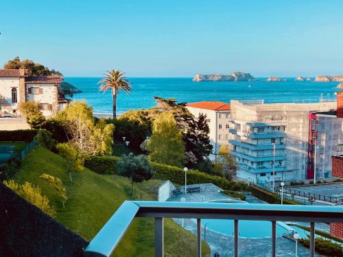Suances Apartment | Idyllic Acacios en La Concha with Oceanfront Pool Views