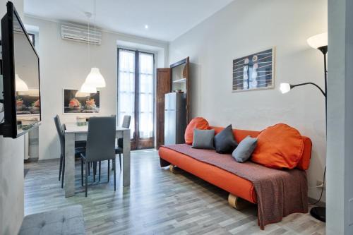 Cit Turin Apartment | Convenient ACADAMIS Hotel: 4-Minute Walk to Porta Susa