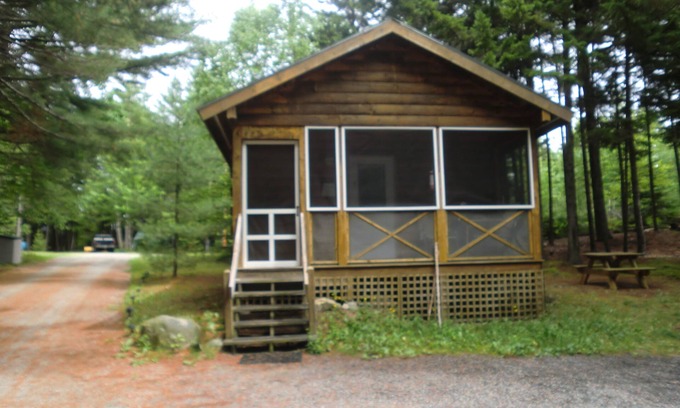 Southwest Harbor Cabin | Ocean View Acadia Explorer Cabin with Breakfast & Kitchen