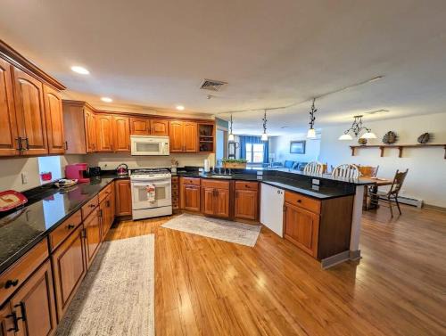 Trenton Apartment | Elegant Acadia Penthouse Suite - Guest Rated 10/10