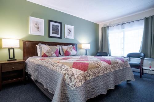 Salsbury Cove Hotel | Comfortable Acadia Pines Motel: Family and Accessible Stays