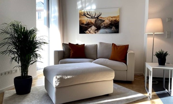 Heppenheim Apartment | Exclusive Acapella Suite Adagio with Vineyard Views & Netflix