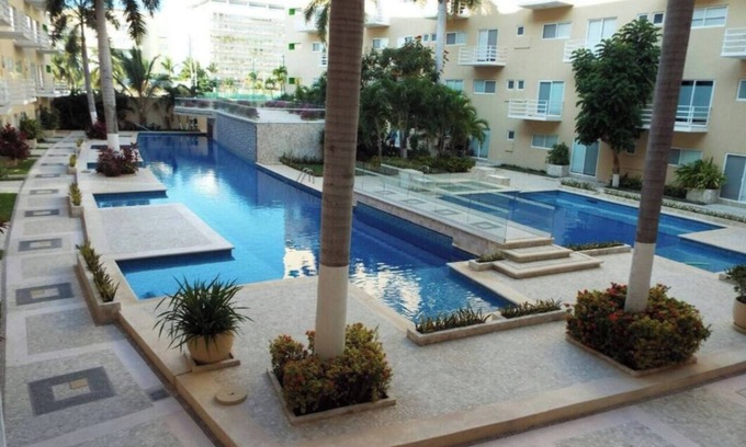 Puente del Mar Apartment | Discover Acapulco Diamond: Family-Friendly Oasis Awaits